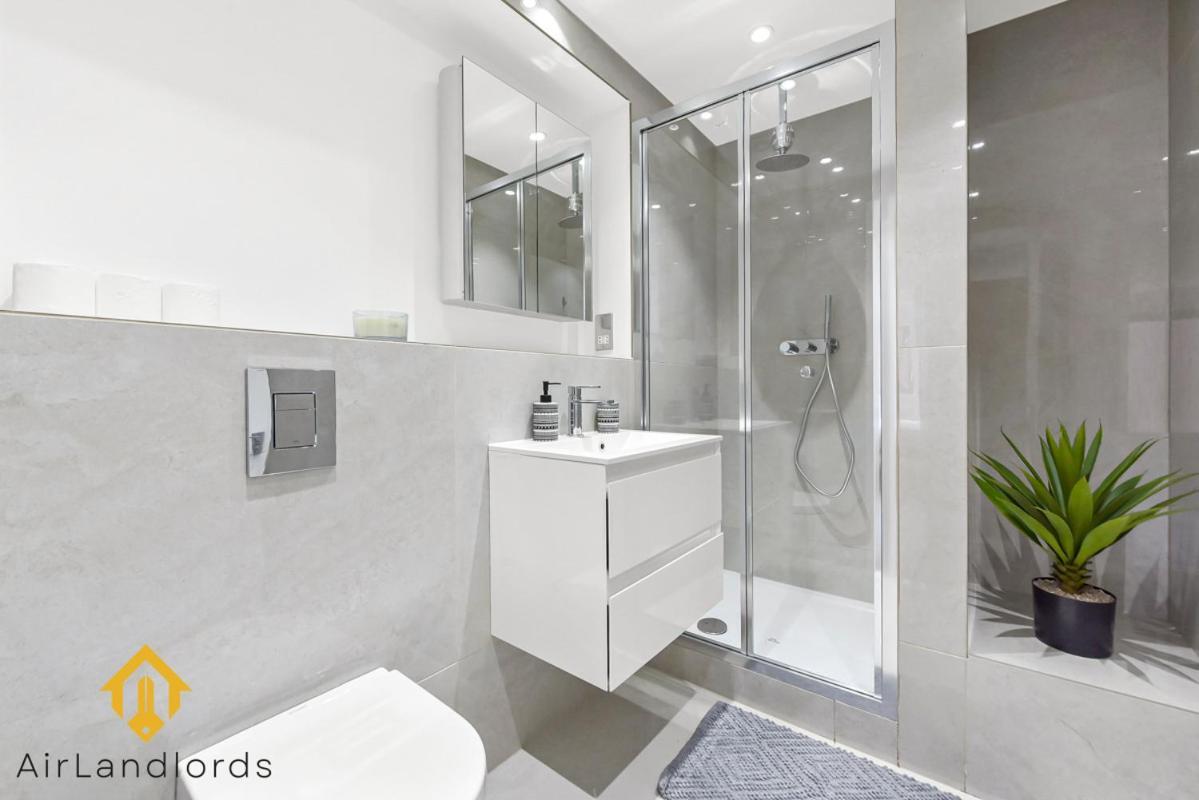 Exclusive 2 Bedroom Flat Near Buckingham Palace ロンドン エクステリア 写真
